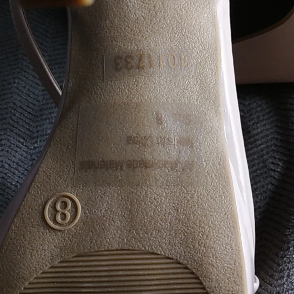 CHARLOTTE RUSSE Heels - Picture 5 of 9